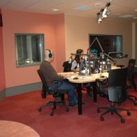 Pose de tenture murale dans les studios de radio france bleu vaucluse 